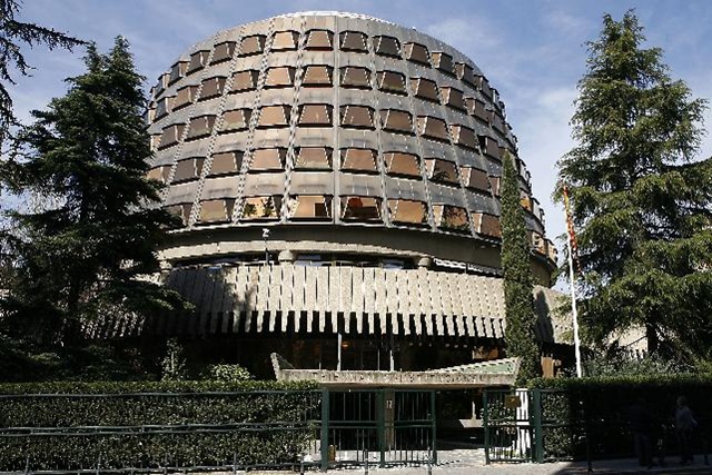 [Tribunal Constitucional[4].jpg]